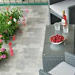 Stone Rea Ferienhaus *