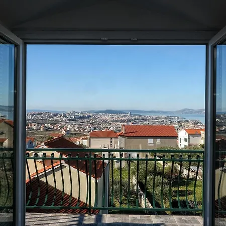 Ferienhaus Stone Rea Mravince