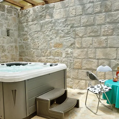 Holiday home Stone Rea